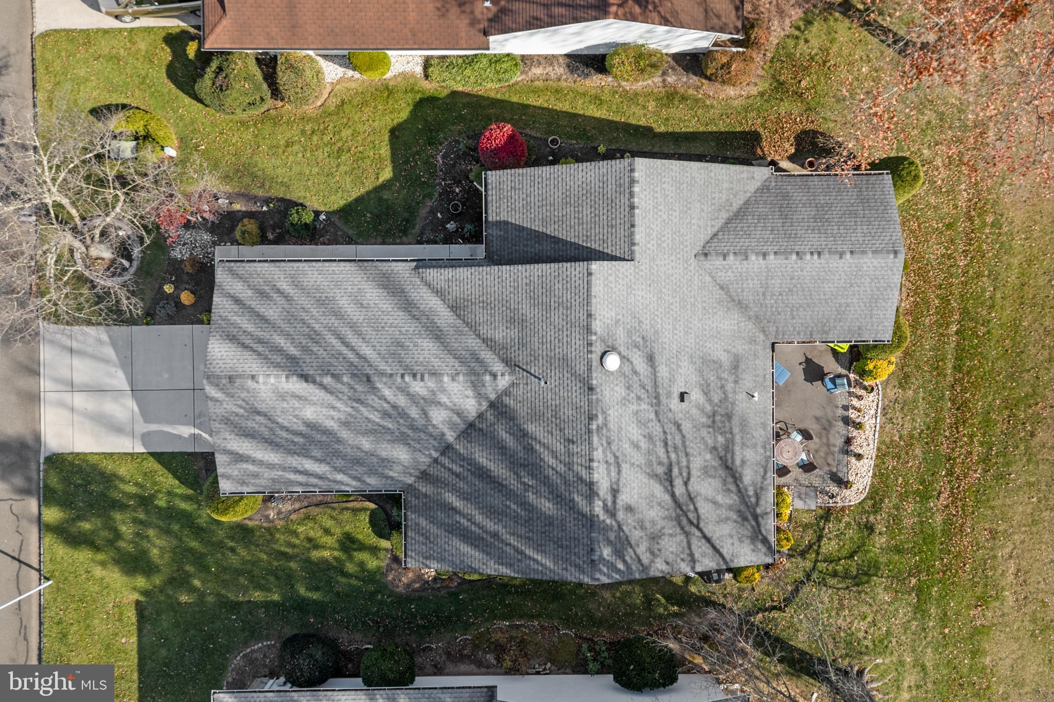 264A Glen Road Monroe Township, NJ 08831 - Photo 30 of 31 an aerial view of a house with a yard