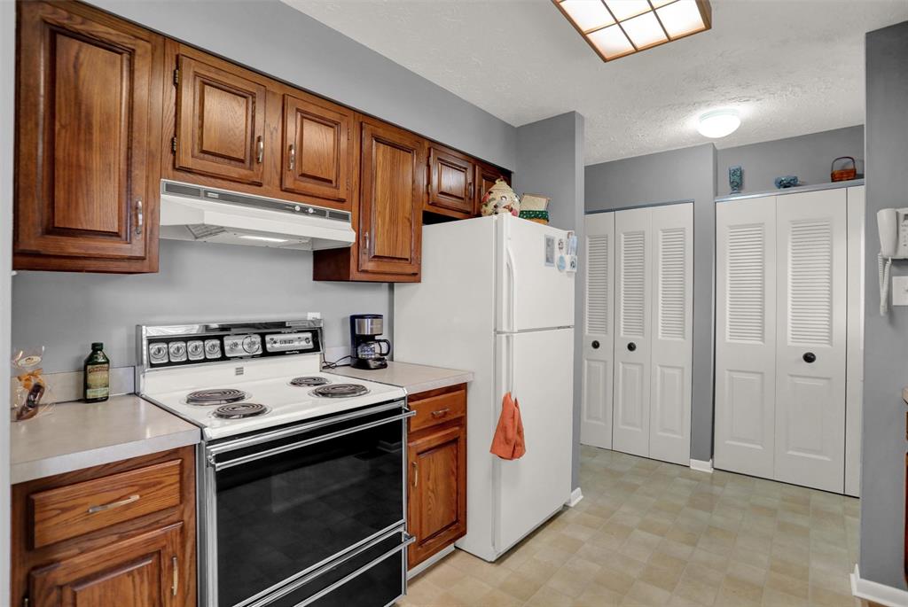 9236 Brookville Road Indianapolis, IN 46239 - Photo 11 of 28 Gallery Image 11