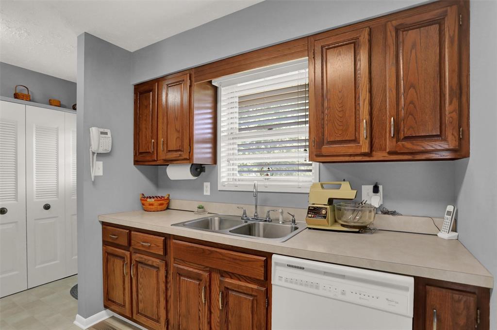 9236 Brookville Road Indianapolis, IN 46239 - Photo 12 of 28 Gallery Image 12