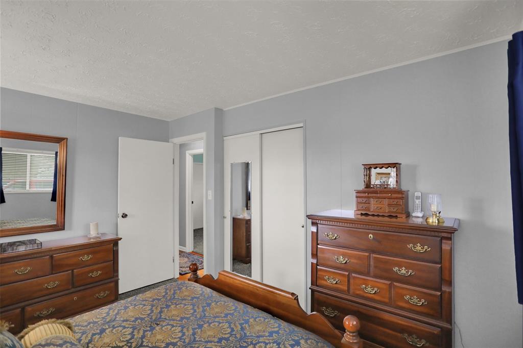 9236 Brookville Road Indianapolis, IN 46239 - Photo 17 of 28 Gallery Image 17