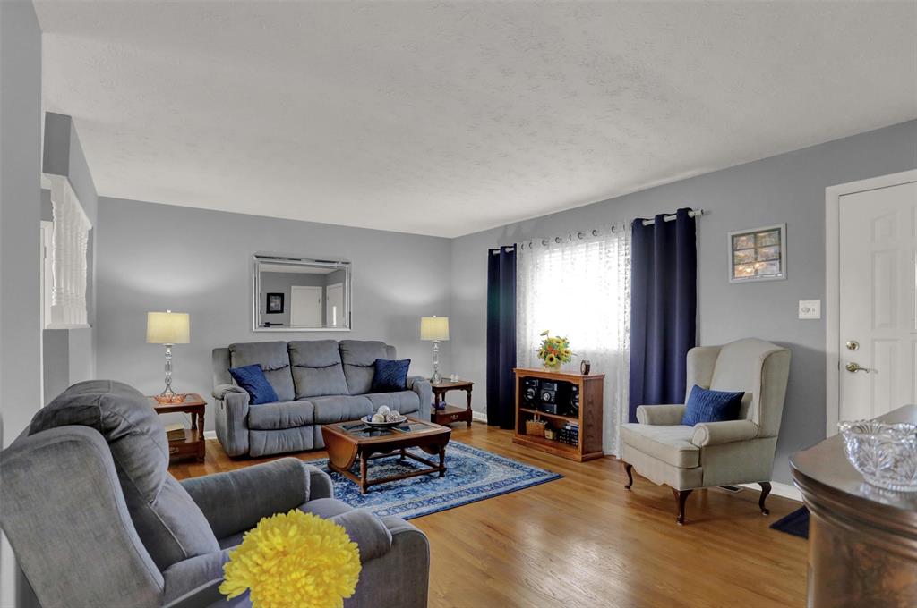 9236 Brookville Road Indianapolis, IN 46239 - Photo 4 of 28 Gallery Image 4