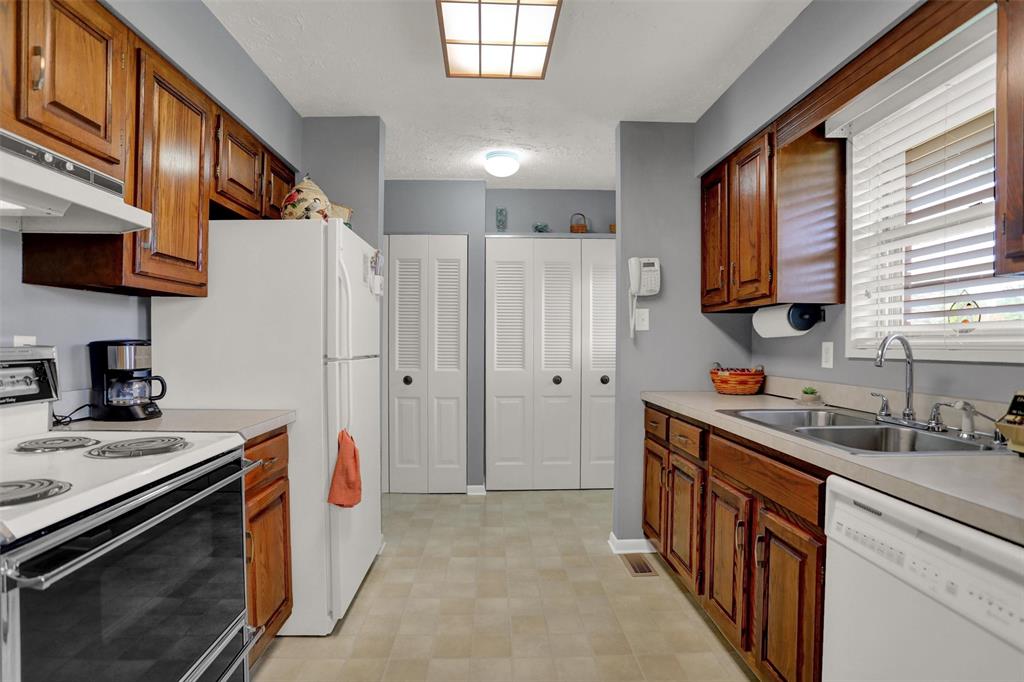 9236 Brookville Road Indianapolis, IN 46239 - Photo 8 of 28 Gallery Image 8