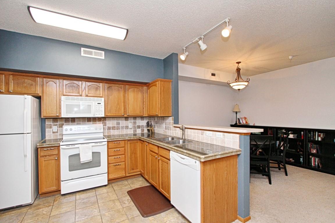 2969 Heinz Road, Unit 2 Iowa City, IA 52240 - Photo 9 of 50 Gallery Image 9
