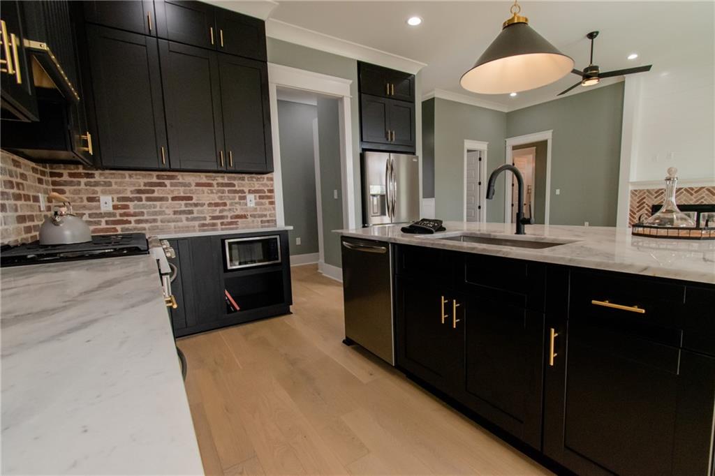 8404 Benjamin Street Chalmette, LA 70043 - Photo 11 of 34