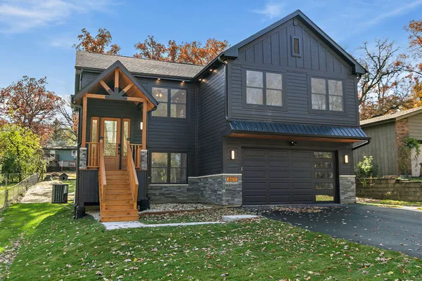 $739,900 | 8611 Dorr Road, Wonder Lake, IL 60097