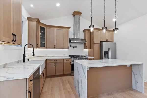$699,900 | 8611 Dorr Road, Wonder Lake, IL 60097