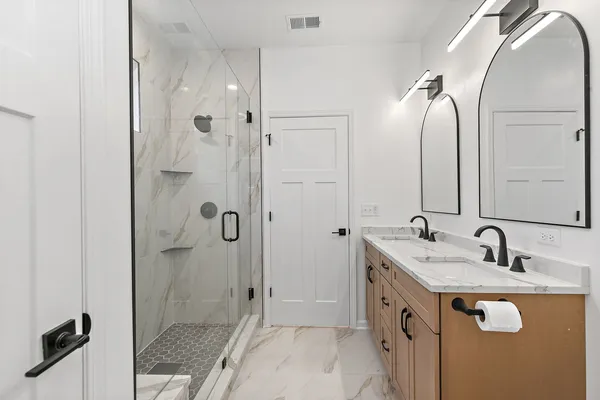 $699,900 | 8611 Dorr Road, Wonder Lake, IL 60097