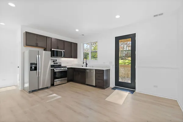 $699,900 | 8611 Dorr Road, Wonder Lake, IL 60097