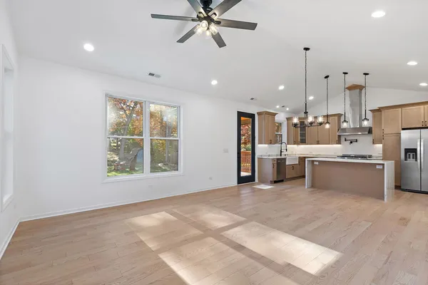 $699,900 | 8611 Dorr Road, Wonder Lake, IL 60097