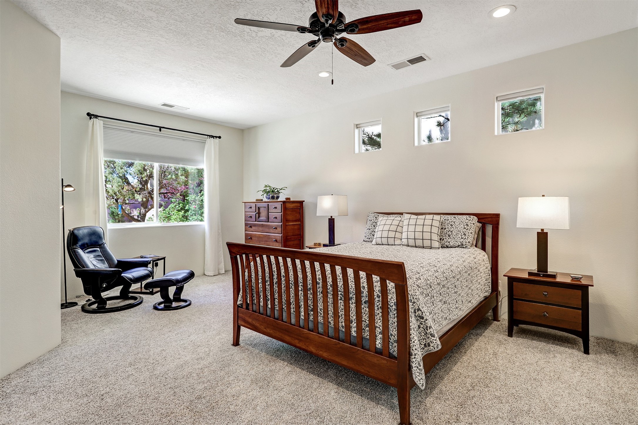 130 East Chili Line Road Santa Fe, NM 87508 - Photo 13 of 31 Primary Bedroom