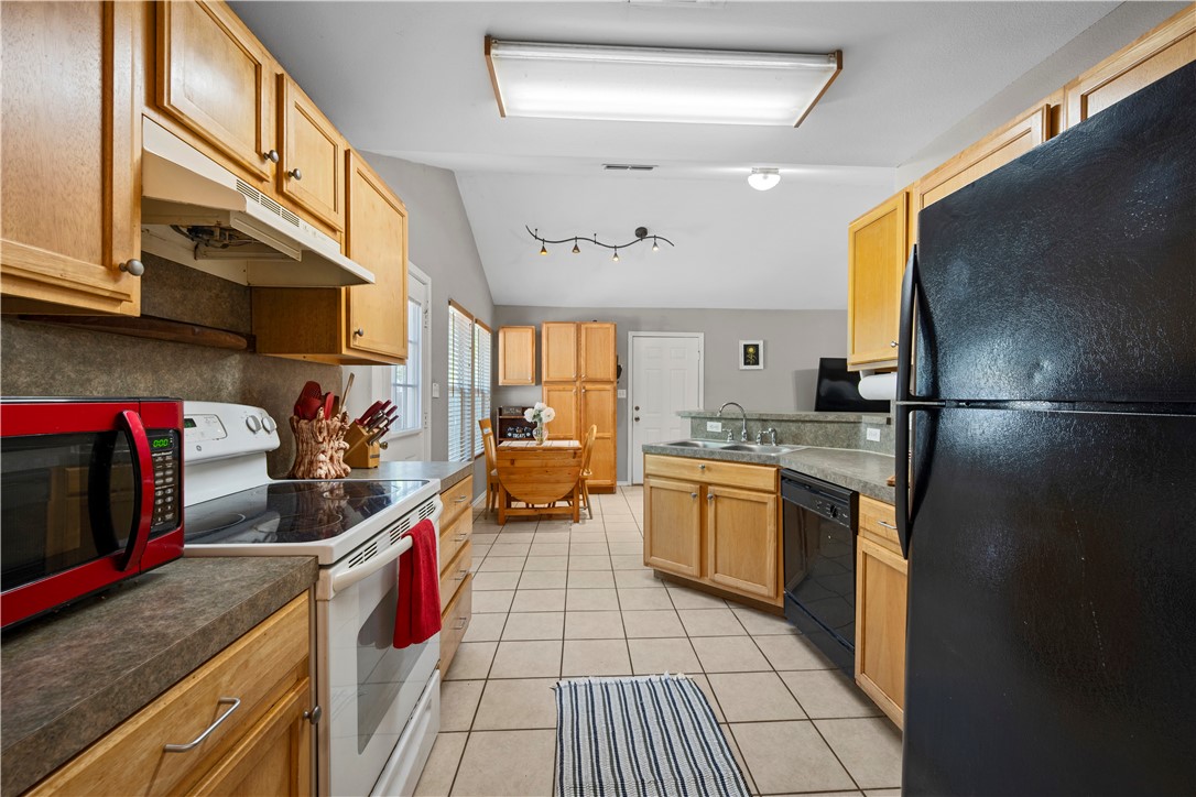 2625 Henrietta Place Ingleside, TX 78362 - Photo 13 of 28 Galley Kitchen design