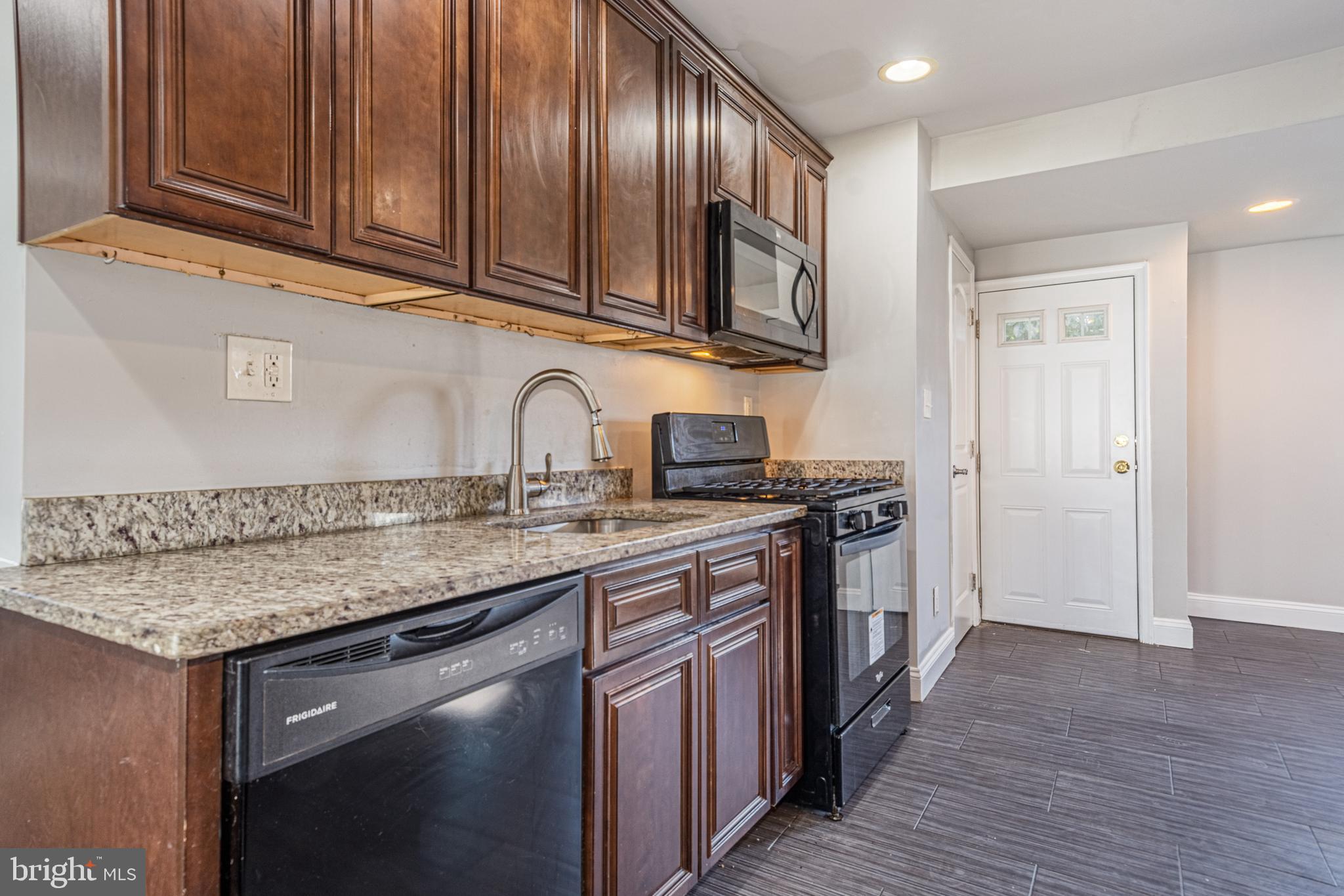 117 Avon Beach Road Baltimore, MD 21222 - Photo 14 of 41 Gallery Image 14
