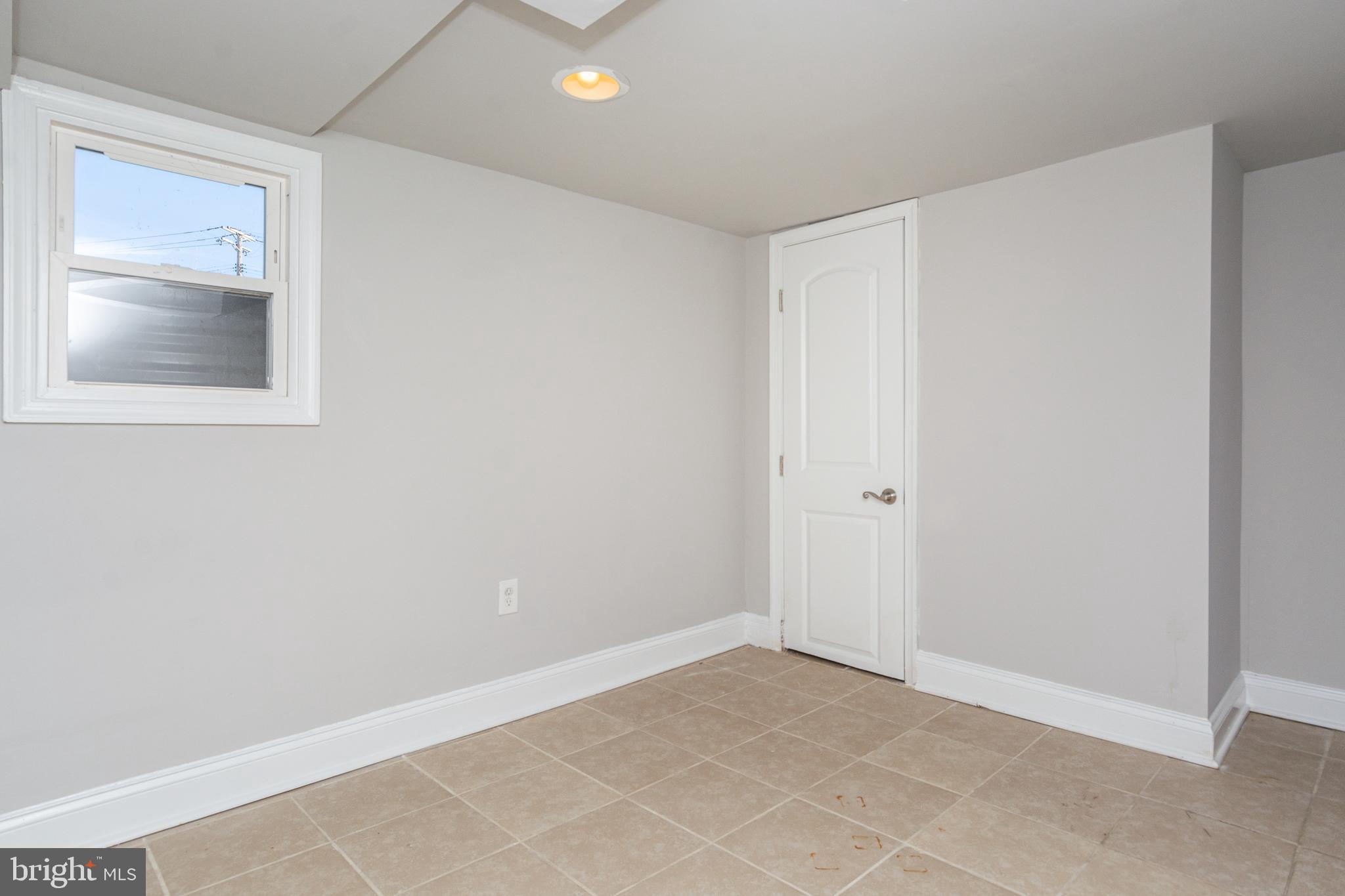 117 Avon Beach Road Baltimore, MD 21222 - Photo 27 of 41 Gallery Image 27