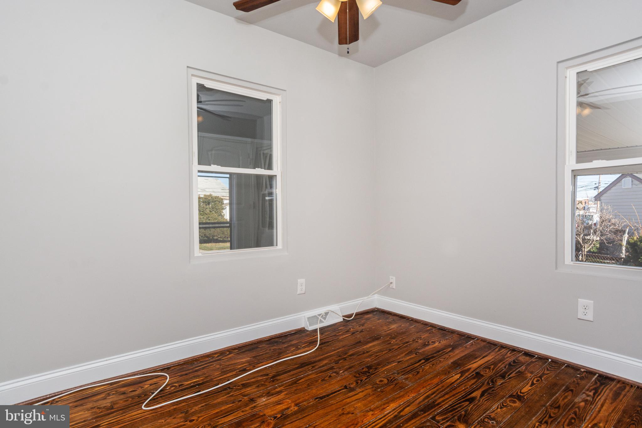 117 Avon Beach Road Baltimore, MD 21222 - Photo 8 of 41 Gallery Image 8