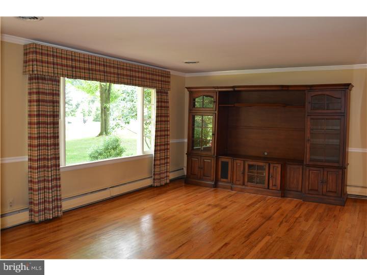 4 Dolington Road Yardley, PA 19067 - Photo 4 of 13 Gallery Image 4