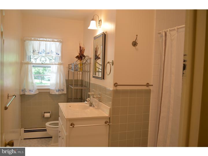4 Dolington Road Yardley, PA 19067 - Photo 7 of 13 Gallery Image 7