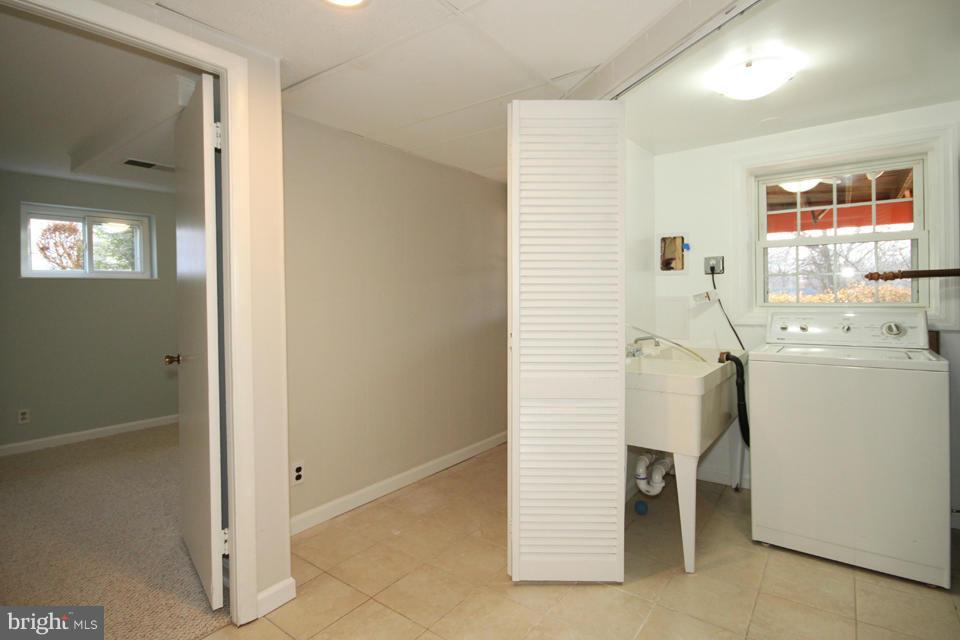 3808 Ridge Road Annandale, VA 22003 - Photo 22 of 25 Interior (General)