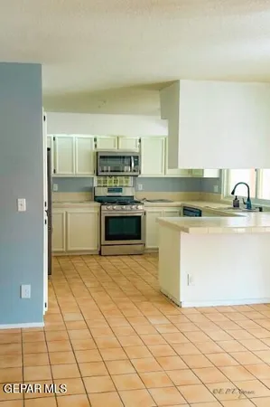 $424,950 | 304 Rio Estancia Drive, El Paso, TX 79932