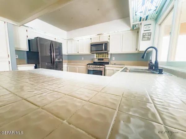 $424,950 | 304 Rio Estancia Drive, El Paso, TX 79932