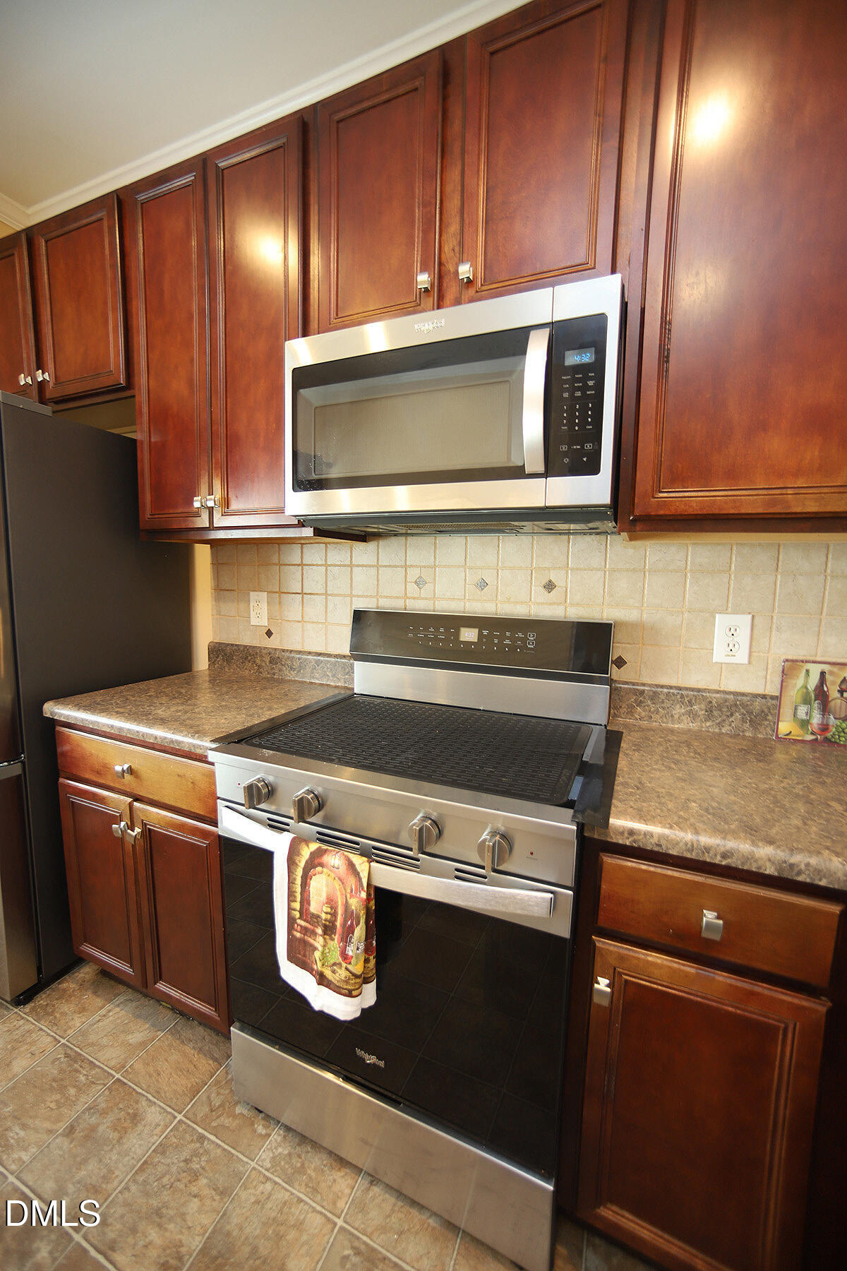 4608 Six Siblings Circle Raleigh, NC 27610 - Photo 11 of 28 4608 Six Siblings CircleP Kitchen 2
