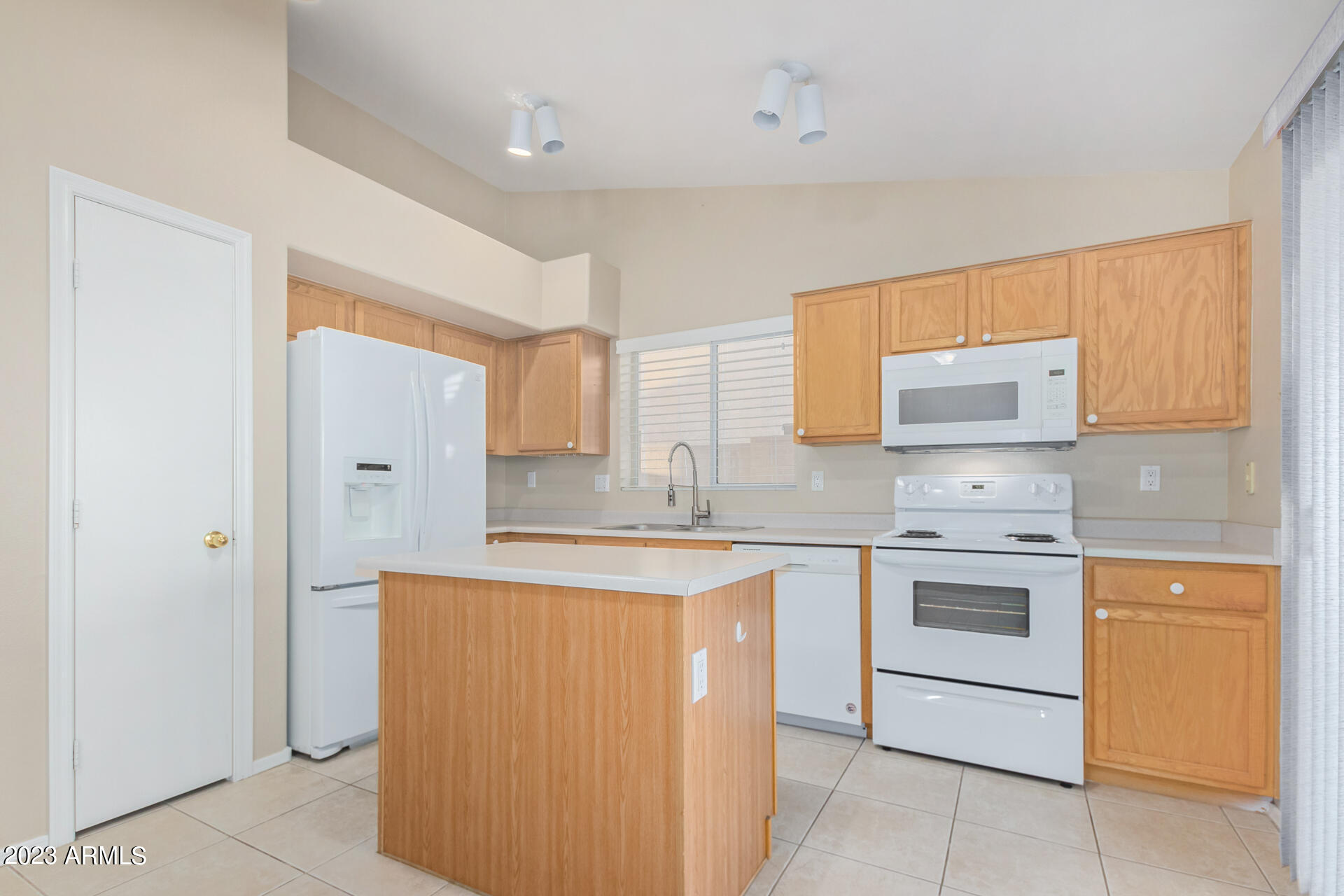 745 South Del Rancho Mesa, AZ 85208 - Photo 18 of 45 18 - Del Rancho