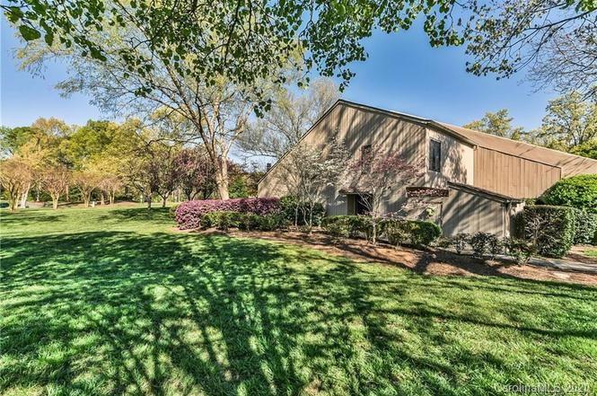 105 Ridgeport Road Lake Wylie, SC 29710 - Photo 1 of 40 Gallery Image 1
