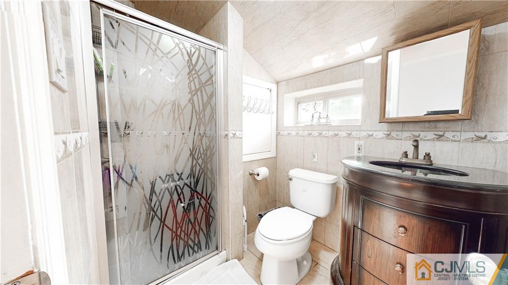 18 Windsor Road Edison, NJ 08817 - Photo 23 of 25