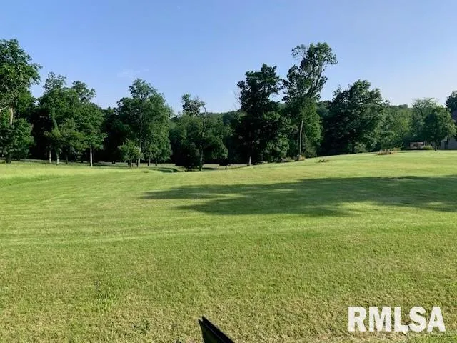 $35,000 | 3 Governor's Drive, Elkhart, IL 62634