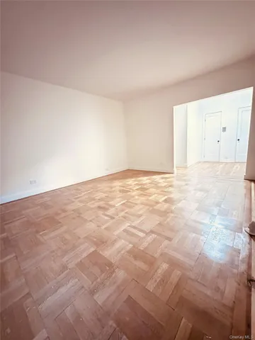 $129,000 | 2925 Matthews Avenue, Unit 2H | Olinville