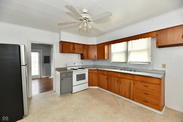 $109,000 | 1304 South H Street, Elwood, IN 46036