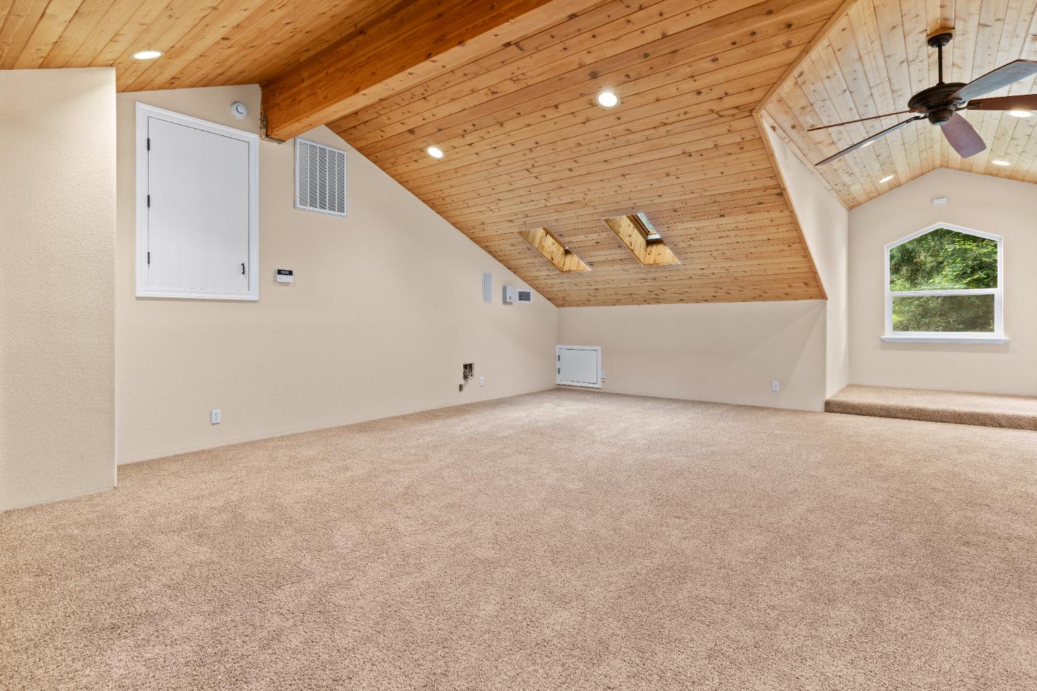 7396 Callison Road Penryn, CA 95663 - Photo 35 of 99 Loft with natural light and flexible living space