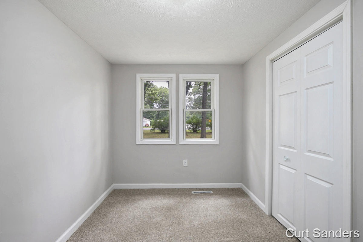 2673 MacArthur Road Muskegon, MI 49442 - Photo 15 of 19 IMG_2688