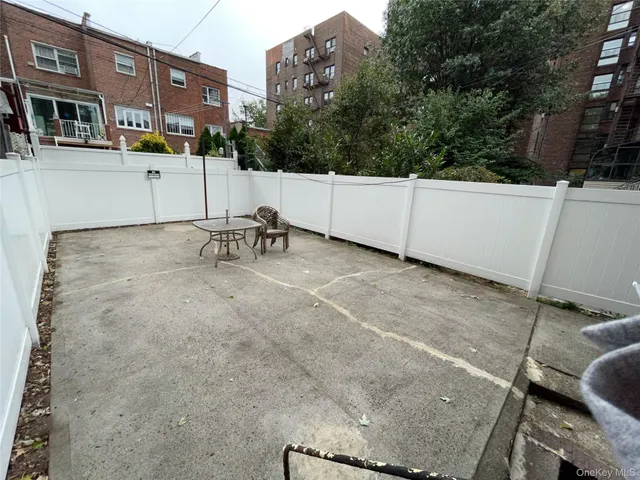 a view of an outdoor space