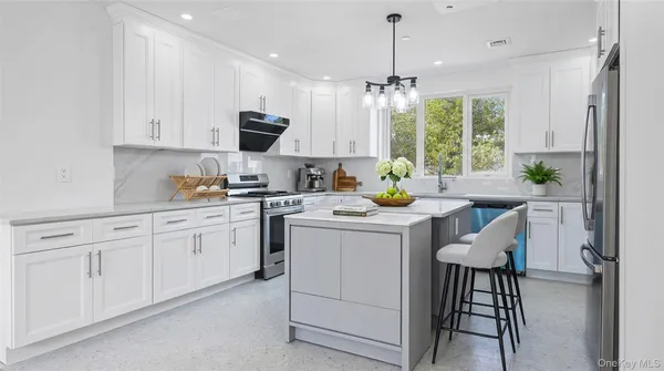 $2,790,000 | 32-35 164th Street | Murray Hill - Flushing