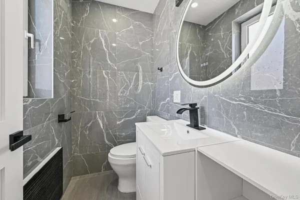 $2,790,000 | 32-35 164th Street | Murray Hill - Flushing