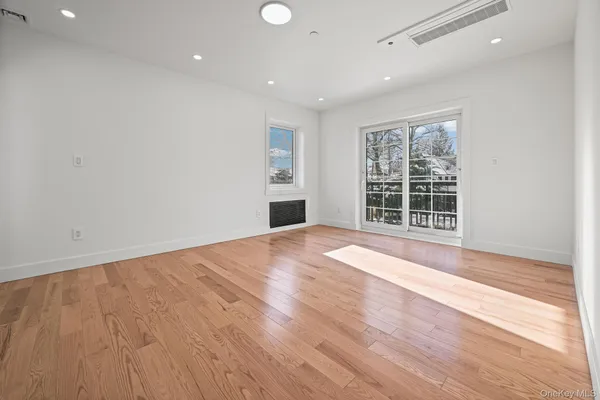 $2,790,000 | 32-35 164th Street | Murray Hill - Flushing