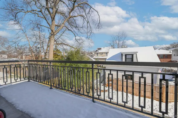 $2,790,000 | 32-35 164th Street | Murray Hill - Flushing