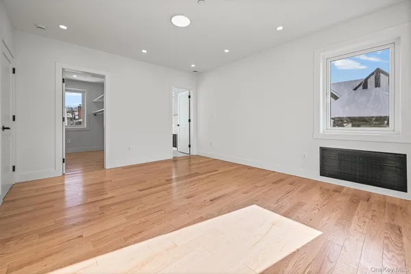 $2,790,000 | 32-35 164th Street | Murray Hill - Flushing
