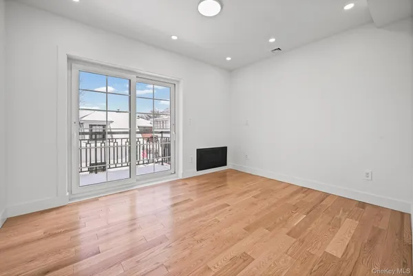 $2,790,000 | 32-35 164th Street | Murray Hill - Flushing