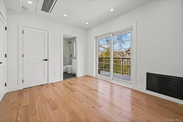 $2,790,000 | 32-35 164th Street | Murray Hill - Flushing