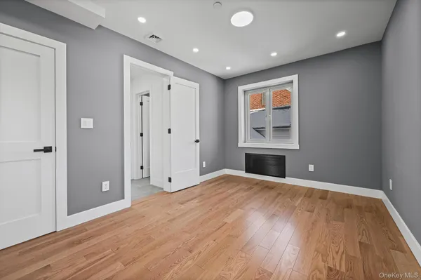 $2,790,000 | 32-35 164th Street | Murray Hill - Flushing