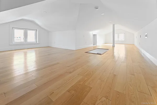 $2,790,000 | 32-35 164th Street | Murray Hill - Flushing