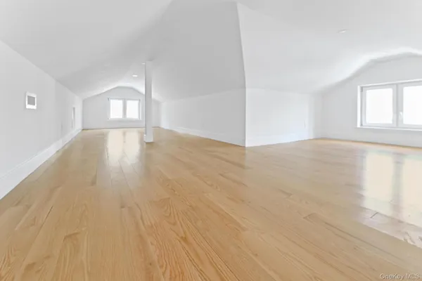 $2,790,000 | 32-35 164th Street | Murray Hill - Flushing