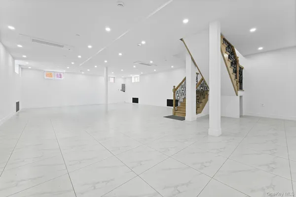 $2,790,000 | 32-35 164th Street | Murray Hill - Flushing