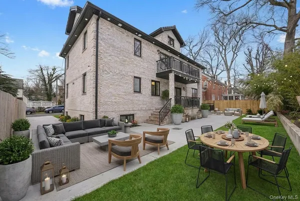 $2,790,000 | 32-35 164th Street | Murray Hill - Flushing