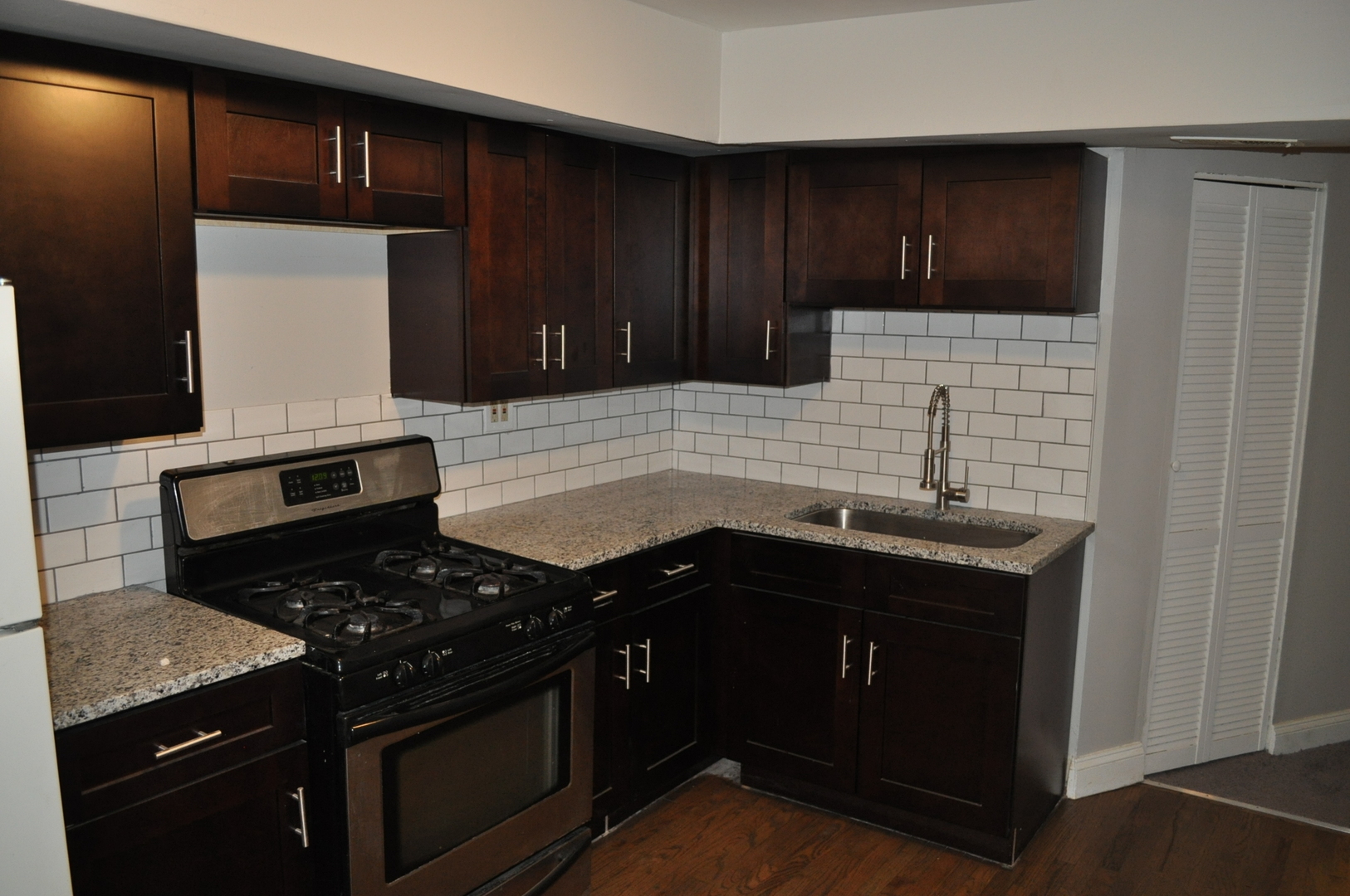 6607 South Marquette Road Chicago, IL 60637 - Photo 12 of 21