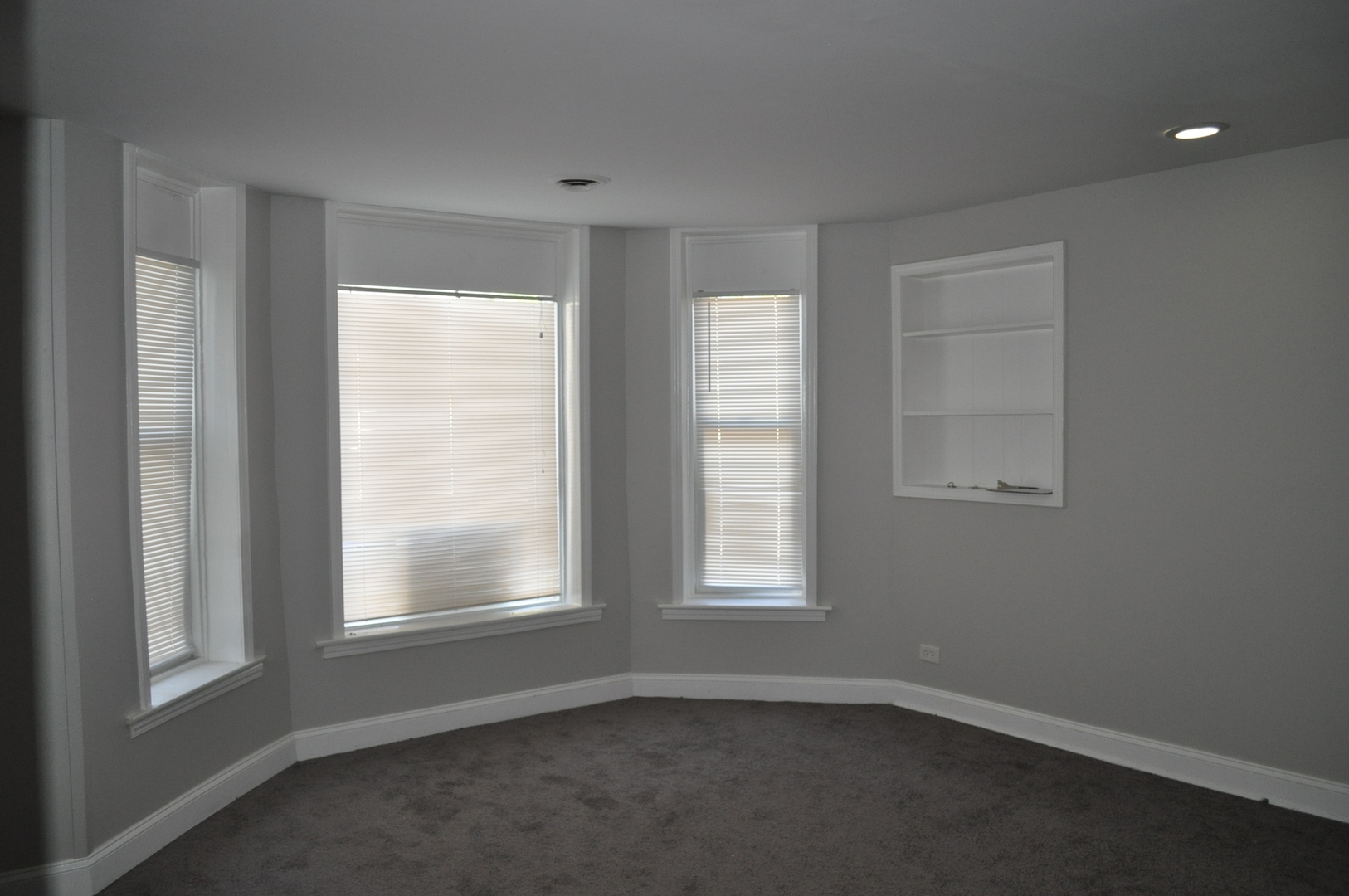 6607 South Marquette Road Chicago, IL 60637 - Photo 3 of 21