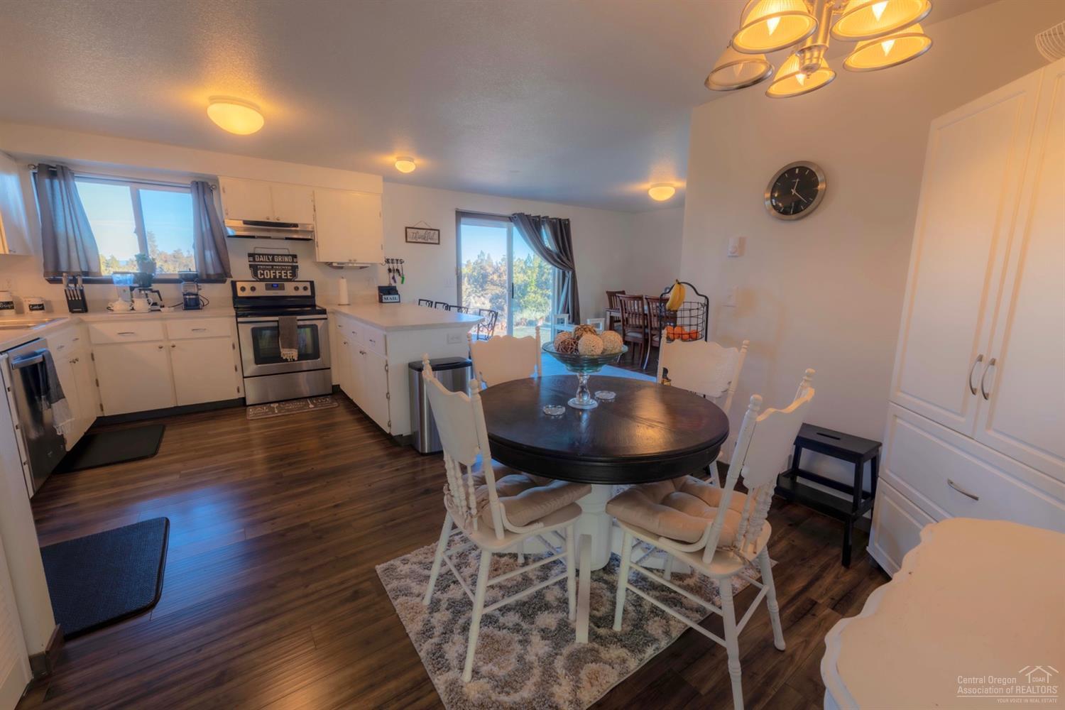 24415 Dodds Road Bend, OR 97701 - Photo 5 of 22 Additional Photo