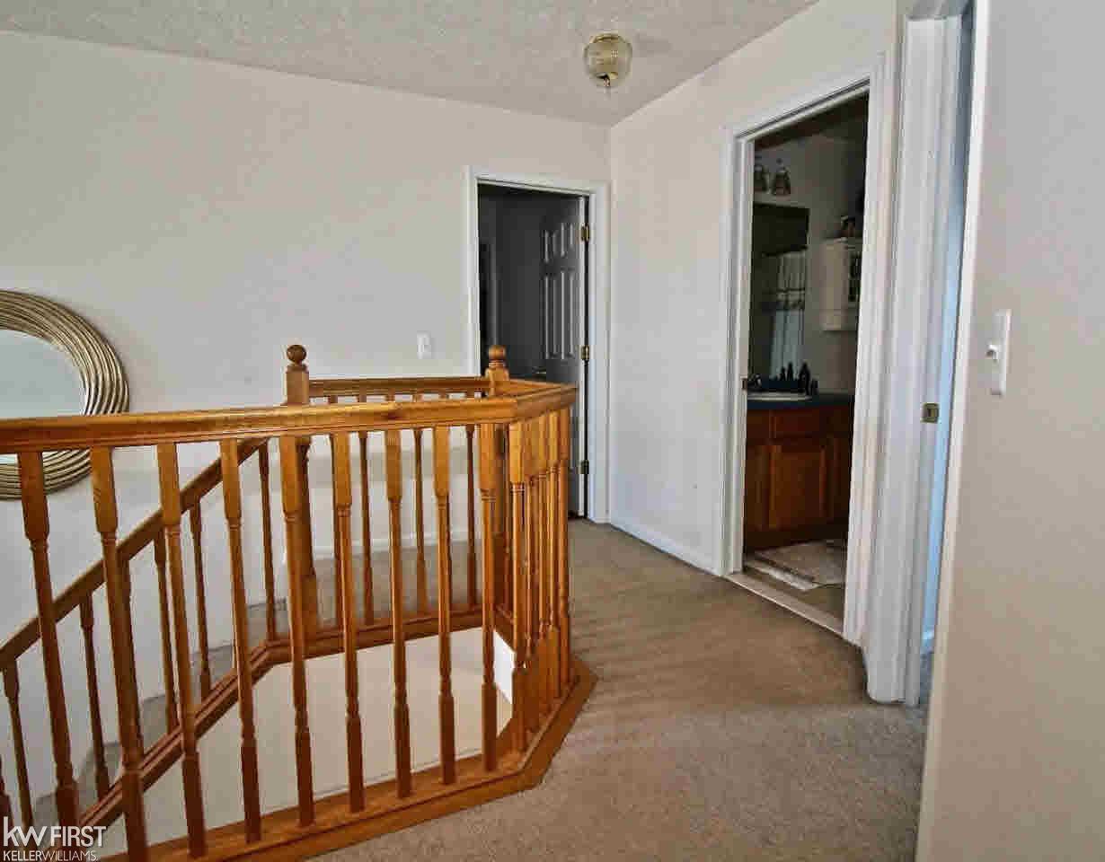 2477 Ridgewood Drive Howell, MI 48843 - Photo 35 of 53 21276147-34.JPG