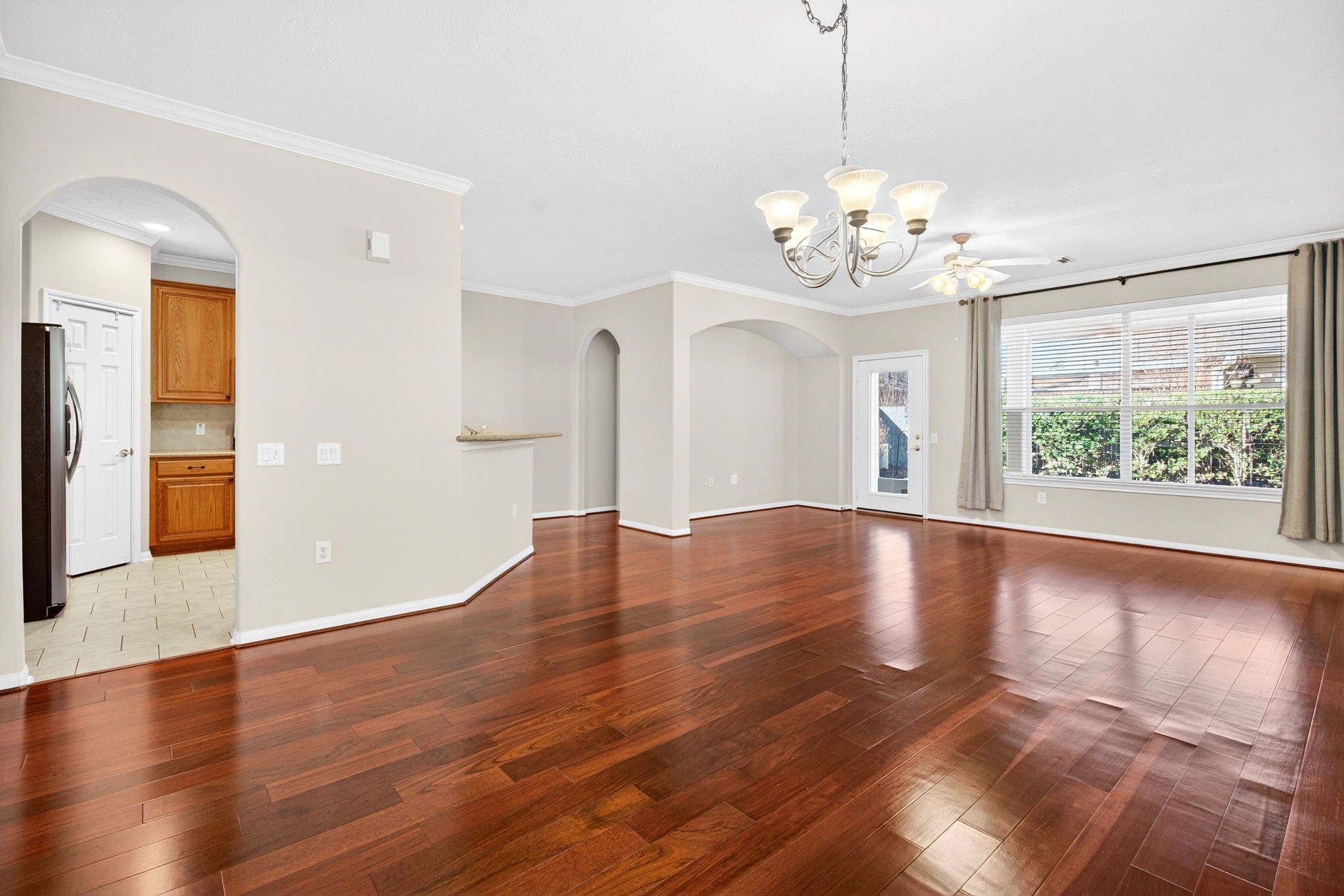 15 Paddington Way Conroe, TX 77384 - Photo 5 of 33